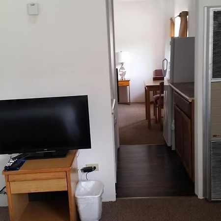 Mystic Valley Inn Кастер Екстер'єр фото