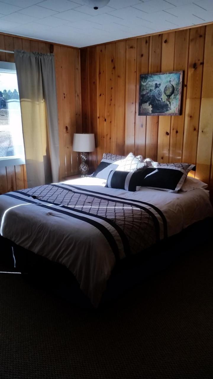 Mystic Valley Inn Кастер Екстер'єр фото